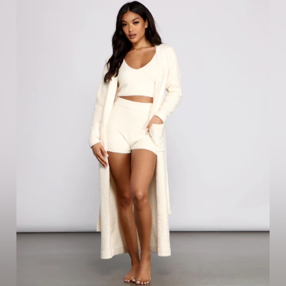 Windsor Three Piece Chenille Lounge Set